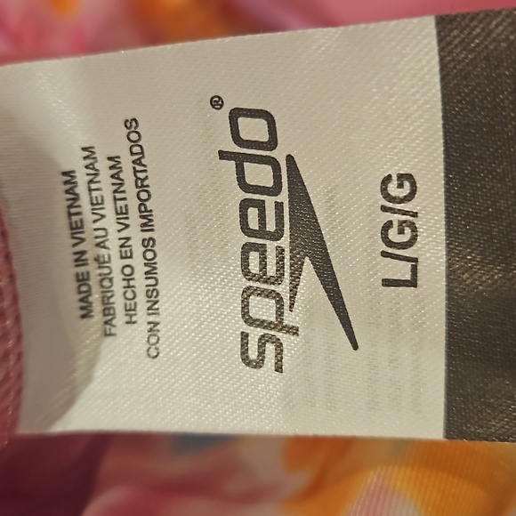 Brand new Speedo swimsuit - Picture 6 of 7